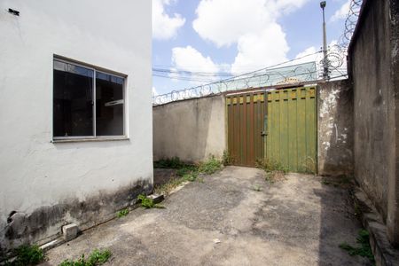Casa de condomínio à venda com 92m², 2 quartos e 1 vagaQuintal