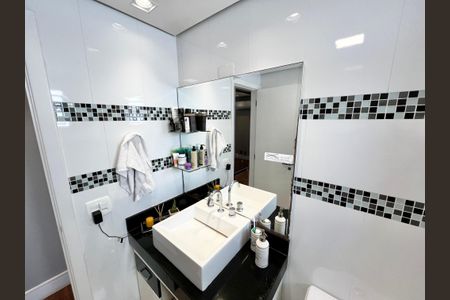 Apartamento à venda com 130m², 3 quartos e 3 vagasBanheiro da Suíte