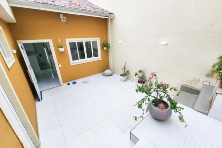 Casa à venda com 147m², 4 quartos e 1 vaga Casa à venda com 147m², 4 quartos e 1 vagaQuintal