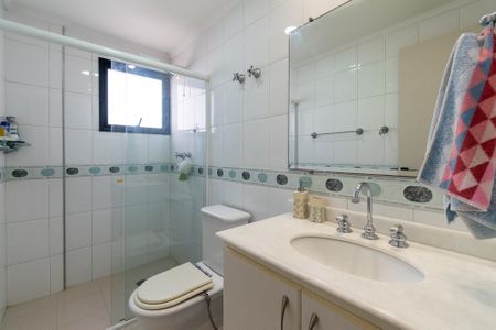 Apartamento à venda com 135m², 3 quartos e 2 vagasBanheiro da Suíte 2