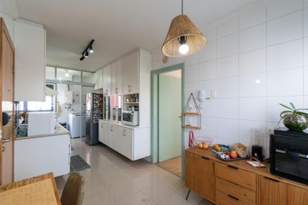 Apartamento à venda com 135m², 3 quartos e 2 vagasCozinha