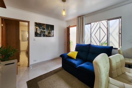 Casa à venda com 128m², 2 quartos e 2 vagasSala