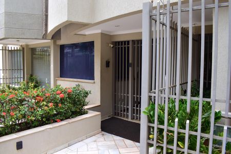 Apartamento para alugar com 104m², 2 quartos e 2 vagasFachada e portaria