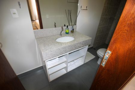 Casa para alugar com 75m², 2 quartos e 2 vagasBanheiro Social