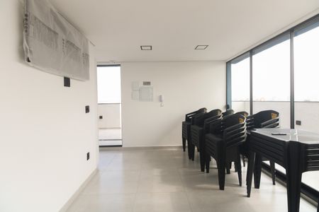 Apartamento à venda com 34m², 1 quarto e sem vagaCondomínio - Salão de Festas 