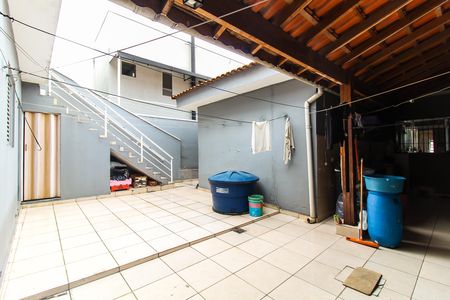 Casa à venda com 360m², 3 quartos e 4 vagas Casa à venda com 360m², 3 quartos e 4 vagasQuintal