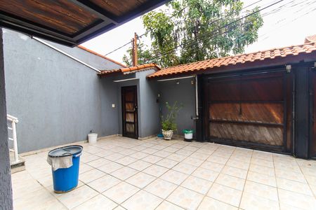 Casa à venda com 360m², 3 quartos e 4 vagas Casa à venda com 360m², 3 quartos e 4 vagasQuintal