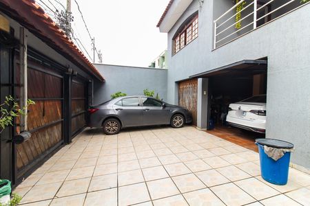 Casa à venda com 360m², 3 quartos e 4 vagas Casa à venda com 360m², 3 quartos e 4 vagasQuintal