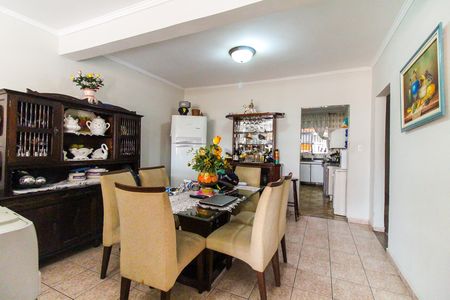 Casa à venda com 360m², 3 quartos e 4 vagas Casa à venda com 360m², 3 quartos e 4 vagasSala de Jantar