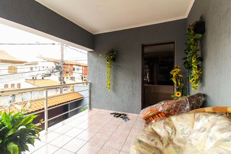 Casa à venda com 360m², 3 quartos e 4 vagas Casa à venda com 360m², 3 quartos e 4 vagasVaranda - Hall de entrada
