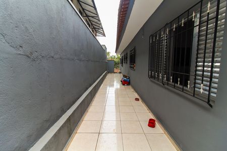Casa à venda com 360m², 3 quartos e 4 vagas Casa à venda com 360m², 3 quartos e 4 vagasQuintal