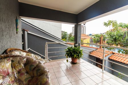 Casa à venda com 360m², 3 quartos e 4 vagas Casa à venda com 360m², 3 quartos e 4 vagasVaranda - Hall de entrada