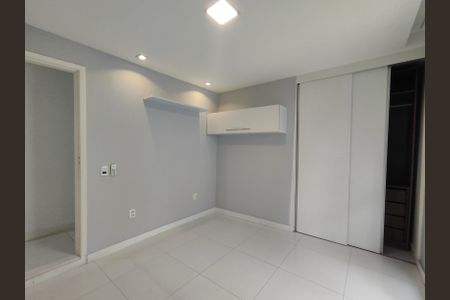 Casa de condomínio à venda com 230m², 5 quartos e 1 vaga Casa de condomínio à venda com 230m², 5 quartos e 1 vagaQuarto 2