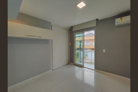 Casa de condomínio à venda com 230m², 5 quartos e 1 vaga Casa de condomínio à venda com 230m², 5 quartos e 1 vagaQuarto 2