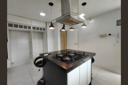 Casa de condomínio à venda com 230m², 5 quartos e 1 vaga Casa de condomínio à venda com 230m², 5 quartos e 1 vagaCozinha