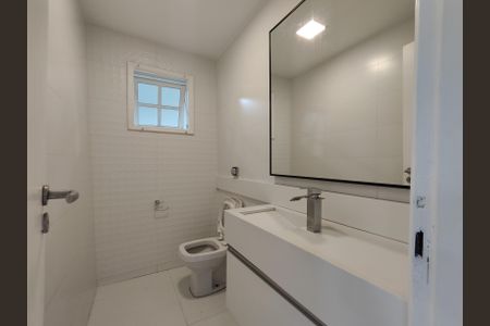 Casa de condomínio à venda com 230m², 5 quartos e 1 vaga Casa de condomínio à venda com 230m², 5 quartos e 1 vagaLavabo