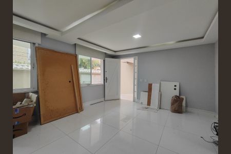 Sala de casa de condomínio à venda com 5 quartos, 230m² em Recreio dos Bandeirantes, Rio de Janeiro