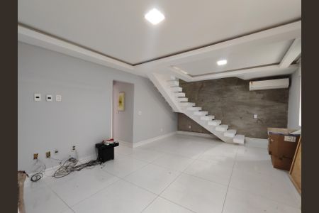 Sala de casa de condomínio à venda com 5 quartos, 230m² em Recreio dos Bandeirantes, Rio de Janeiro