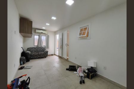 Casa de condomínio à venda com 230m², 5 quartos e 1 vaga Casa de condomínio à venda com 230m², 5 quartos e 1 vagaSuíte 2