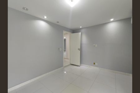 Casa de condomínio à venda com 230m², 5 quartos e 1 vaga Casa de condomínio à venda com 230m², 5 quartos e 1 vagaQuarto 3