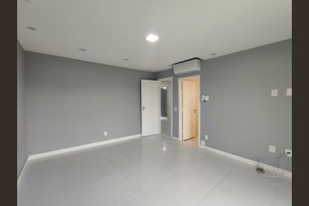 Casa de condomínio à venda com 230m², 5 quartos e 1 vaga Casa de condomínio à venda com 230m², 5 quartos e 1 vagaSuíte 1