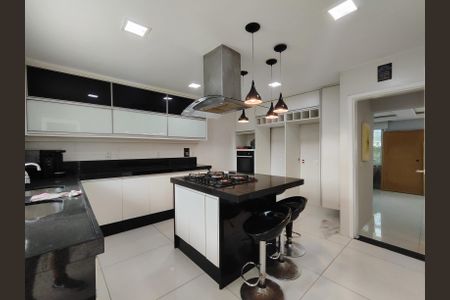 Casa de condomínio à venda com 230m², 5 quartos e 1 vaga Casa de condomínio à venda com 230m², 5 quartos e 1 vagaCozinha