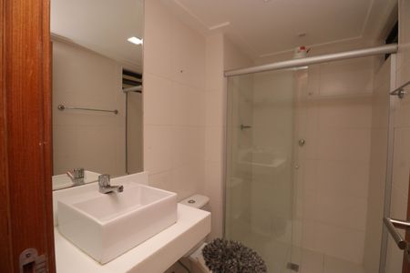 Apartamento para alugar com 74m², 2 quartos e 1 vaga Apartamento para alugar com 74m², 2 quartos e 1 vagaBanheiro da Suíte 2