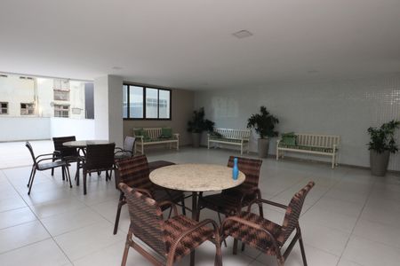 Apartamento para alugar com 74m², 2 quartos e 1 vaga Apartamento para alugar com 74m², 2 quartos e 1 vagaÁrea comum - Salão de festas