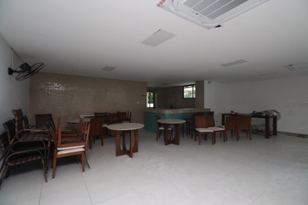 Apartamento para alugar com 74m², 2 quartos e 1 vaga Apartamento para alugar com 74m², 2 quartos e 1 vagaÁrea comum - Salão de festas