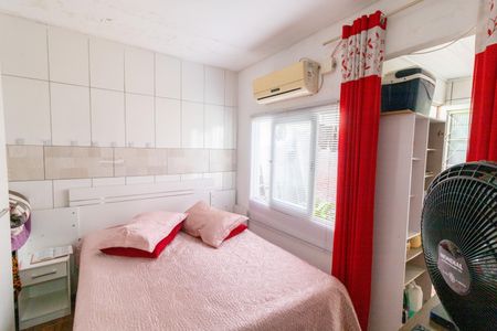 Casa à venda com 25m², 2 quartos e 3 vagas Casa à venda com 25m², 2 quartos e 3 vagasQuarto 2