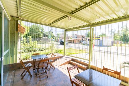 Casa à venda com 25m², 2 quartos e 3 vagas Casa à venda com 25m², 2 quartos e 3 vagasGaragem