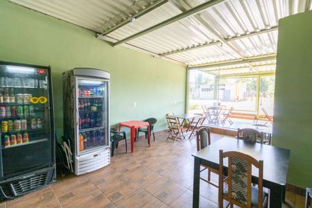 Casa à venda com 25m², 2 quartos e 3 vagas Casa à venda com 25m², 2 quartos e 3 vagasSalão de Festas