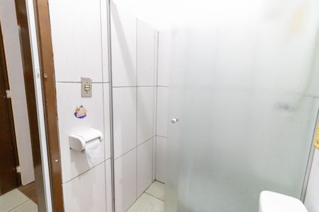 Casa à venda com 25m², 2 quartos e 3 vagas Casa à venda com 25m², 2 quartos e 3 vagasBanheiro