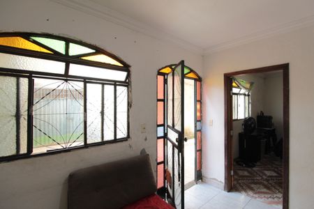 Sala de casa à venda com 3 quartos, 200m² em Rio Branco, Belo Horizonte