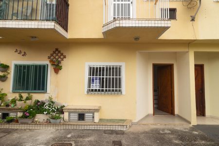 Casa de condomínio para alugar com 57m², 2 quartos e 1 vagaFachada