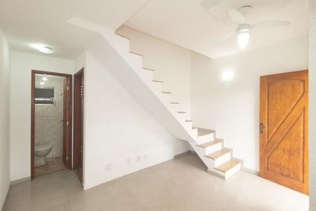 Casa de condomínio para alugar com 57m², 2 quartos e 1 vagaSala