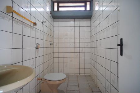 Casa à venda com 220m², 4 quartos e 3 vagasBanheiro 2