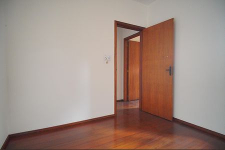 Casa à venda com 220m², 4 quartos e 3 vagasQuarto 2