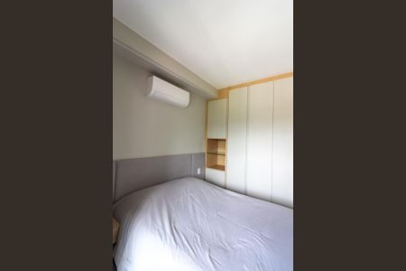 Quarto de kitnet/studio para alugar com 1 quarto, 27m² em Jardim das Acacias, São Paulo