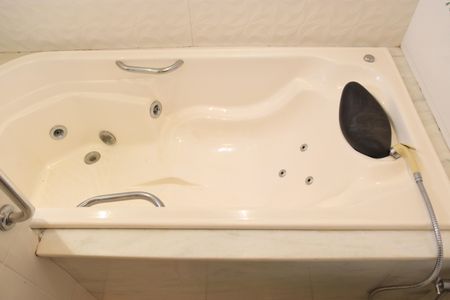 Casa de condomínio para alugar com 247m², 4 quartos e 2 vagasBanheiro da Suíte 1