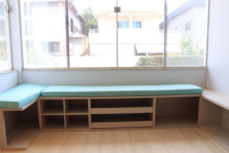 Casa de condomínio para alugar com 247m², 4 quartos e 2 vagasSuíte 03