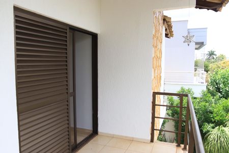 Casa de condomínio para alugar com 247m², 4 quartos e 2 vagasSacada da Suíte 04