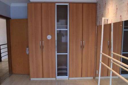 Casa de condomínio para alugar com 247m², 4 quartos e 2 vagasSuíte 03