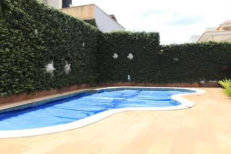 Casa de condomínio para alugar com 247m², 4 quartos e 2 vagasQuintal