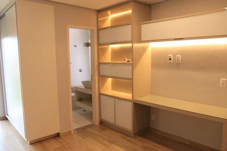 Casa de condomínio para alugar com 247m², 4 quartos e 2 vagasSuíte 01