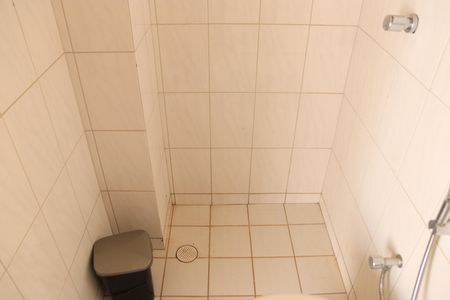 Casa de condomínio para alugar com 247m², 4 quartos e 2 vagasBanheiro de serviço