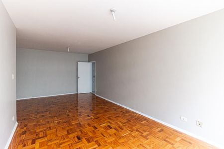 Apartamento para alugar com 140m², 3 quartos e 1 vaga Apartamento para alugar com 140m², 3 quartos e 1 vagaSala