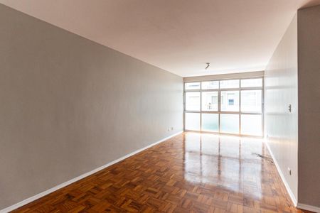 Apartamento para alugar com 140m², 3 quartos e 1 vaga Apartamento para alugar com 140m², 3 quartos e 1 vagaSala