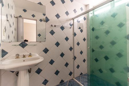 Apartamento para alugar com 140m², 3 quartos e 1 vaga Apartamento para alugar com 140m², 3 quartos e 1 vagaBanheiro da Suíte 1