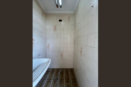 Casa para alugar com 100m², 3 quartos e 5 vagas Casa para alugar com 100m², 3 quartos e 5 vagasBanheiro de serviço 1